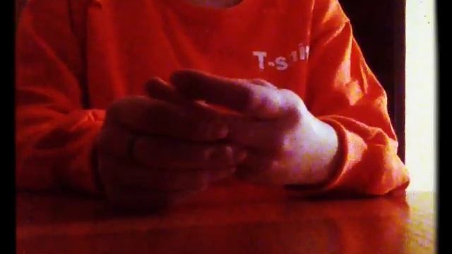 Все важные фразы должны быть тихими ... девочка очень красиво читает стихотворение , до мурашек.. смотреть онлайн