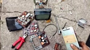 Бедный по содержанию драгоценных металлов телевизор Электроника ВЛ 100 км конденсаторов нет