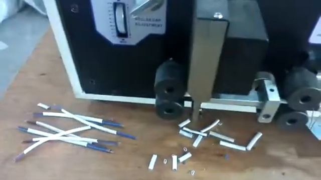 Автоматический станок для резки,зачистки и снятия изоляции проводов SWT508-BHT2
