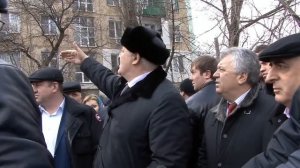 m.kala Махачкалинский вопрос, жители дома и Мэр г  Махачкала