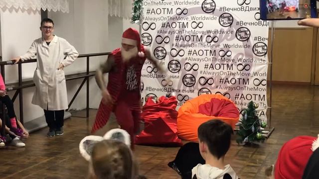 Дед Мороз жжёт.Батл Елка 2019. смотреть онлайн