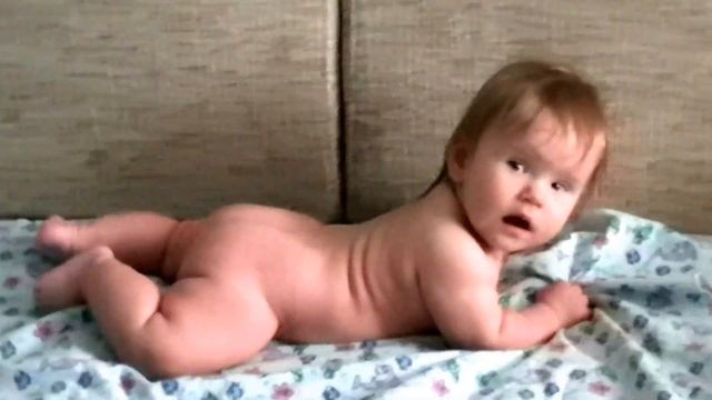 Арина становится на четвереньки смотреть онлайн