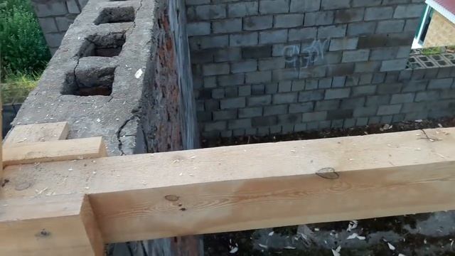 СТРОИТЕЛЬСТВО ДВУСКАТНОЙ КРЫШИ ЧАСТНОГО ДОМА СВОИМИ РУКАМИ. ОБЗОР СТРОПИЛЬНОЙ СИСТЕМЫ.