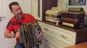 Паша гармонист - Избушка. КАК КРАСИВО ПОЕТ ПЕСНЮ ПОД ГАРМОНЬ!