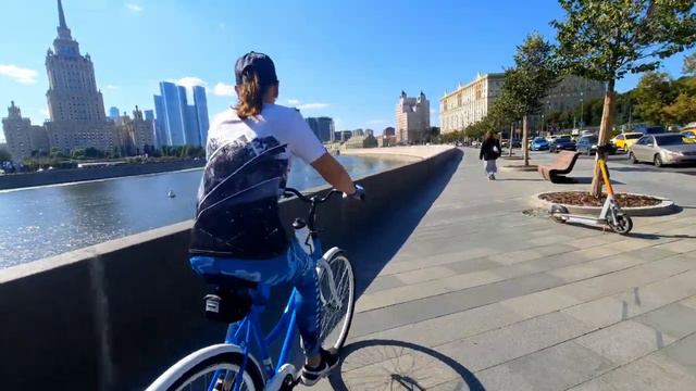 По набережным на велосипеде