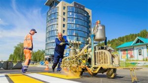 В Ханты-Мансийске нанесли разметку спрей-пластиком