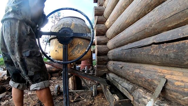Подъём дома. Реставрация старого деревенского дома.