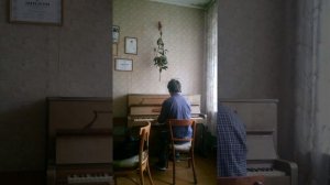 Старый клен на пианино