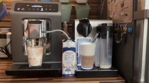 Nespresso Lattissima Pro vs Krups EvidencePlus EA894T10 - Latte
