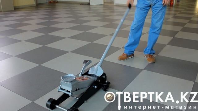 Домкрат гидравлический подкатный, 3,5 т, H подъема 145–490 мм, с педалью MATRIX MASTER
