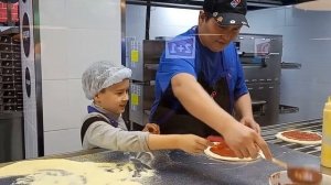 Мастер-класс для детей в пиццерии Доминос Пицца Domono's Pizza