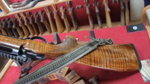 Эксклюзивная ложа Хенель Егерь 10 (Haenel Jaeger 10) тигровый кавказский орех