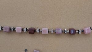 Колье с силиконовым шнуром. Как закрепить замок к бусам. Что такое калоты. Летнее легкое колье.