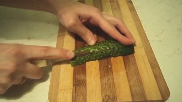 Украшение для блюда из огурца. смотреть онлайн