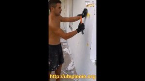 Этап №4 крепление пенопласта к стене дюбелями - зонтиками