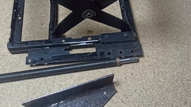Маленький мото подъёмник  своими руками из запчастей найденных на метало приёмке