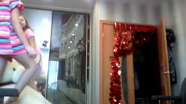 Валяем дурака прыгаем с дивана на кресло смотреть онлайн