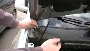 Замена омывающей жидкости (омывайки) Peugeot Partner Tepee