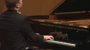 Peter Ovtcharov plays Piazzolla Milonga del Angel