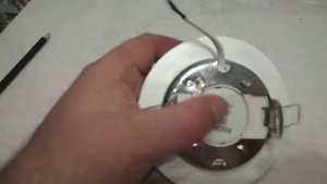 Как закрутить светодиодную лампу gx53  в светильник