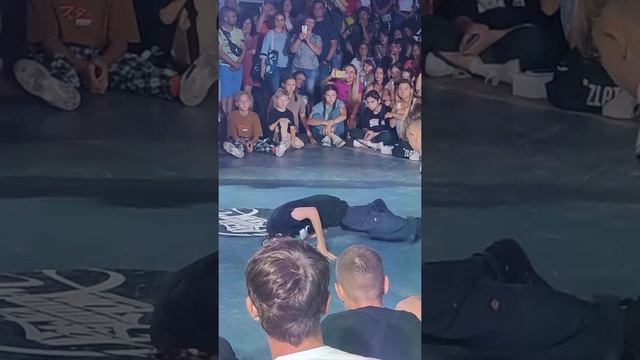 в Ялте проходит традиционный фестиваль "Ялта-саммер-джем". смотреть онлайн