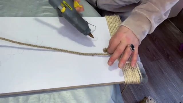 Как сделать когтеточку? Напольная когтеточка. Когтедралка для кота. Когтеточка своими руками