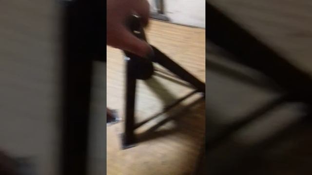 Страховычные стойки для машины. смотреть онлайн