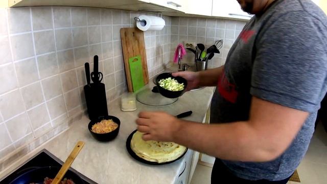 Готовлю домашние блины с начинками подписчиков! смотреть онлайн