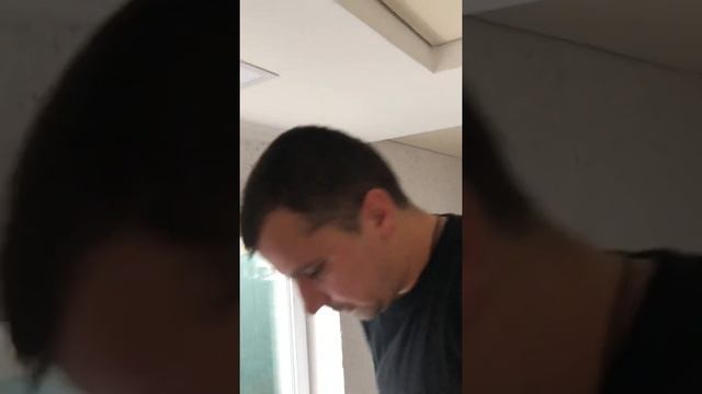 Как устанавливать вставку(багет)на профиль натяжного потолка.Вставка ТL!Углы 45 градусов смотреть онлайн