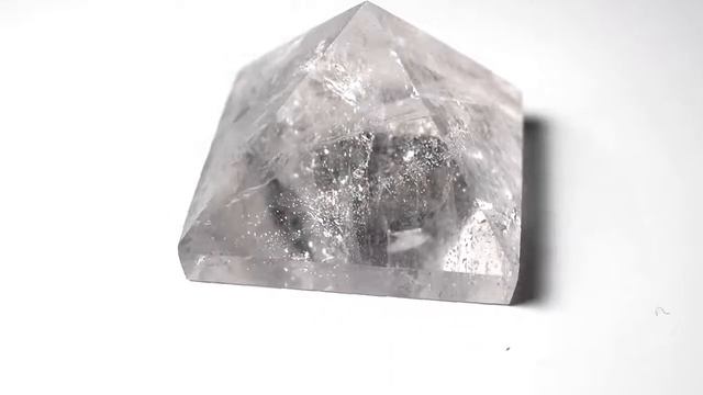 Горный хрусталь, статуэтка пирамидка, 399ФГГ смотреть онлайн