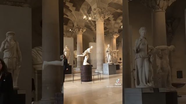 Парижский Музей Лувр. Museum Louvre