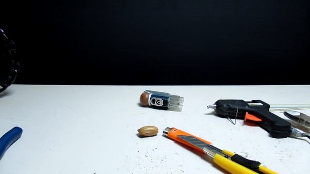 Идея как самому сделать космонавта на день космонавтики.