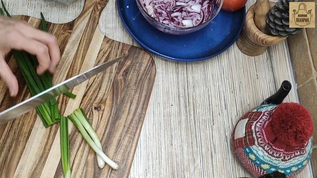 Салат с куриными сердечками. Очень сочный и яркий, интересный состав. смотреть онлайн