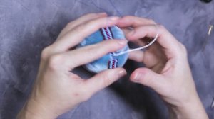 Новогодние шарики. Мастер-класс. Елочные игрушки из пенопласта и шелкового бархата.