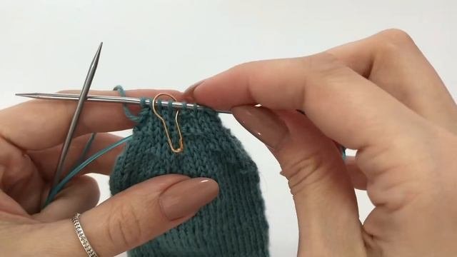 Как связать мысок-цветок на любом числе петель