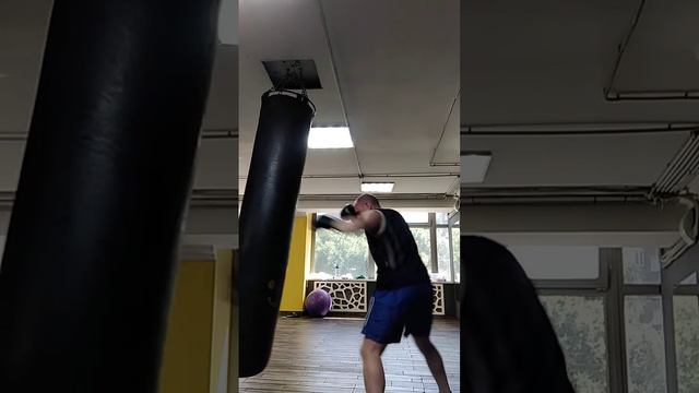 Тайский бокс. Муай тай. Фитнес. Отработка ударов на боксерском мешке. 25 июня 2023. День. Часть 14 смотреть онлайн