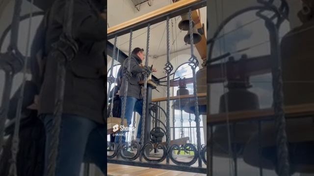 На экскурсии надвратная колокольня Спасского женского монастыря Ульяновск.