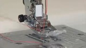 Видеоинструкция на швейную машину Juki HZL-G110