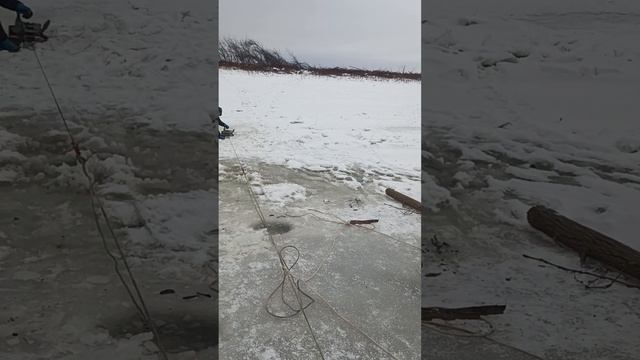 Достаем утопленый снегоход Буран! смотреть онлайн