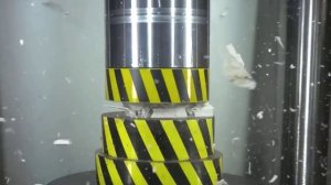 Гидравлический пресс и граната- взорвется?