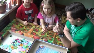 НАСТОЛЬНАЯ ИГРА ФЕРМА - ДЕТИ УЧАТ ПАПУ КАК ИГРАТЬ