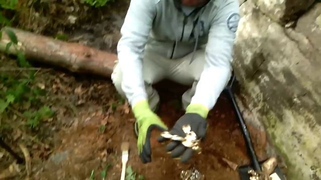 КЛАД ЗОЛОТА! ПОТАЙНОЙ ЛАЗ В ЛЕСУ! смотреть онлайн