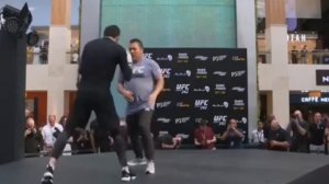 Открытая тренировка Ислама махачева в ufc 242