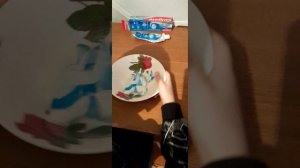 игрушка в зубной пасте ??
