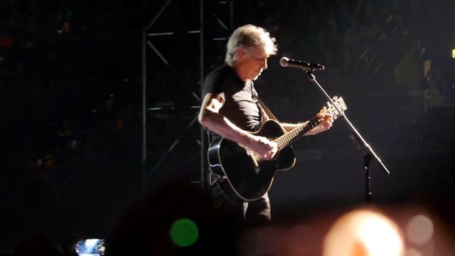 Roger Waters with AMAZING AUDIENCE CHOIR - Wish You Were Here (Pink Floyd) live  @ Unipol Bologna