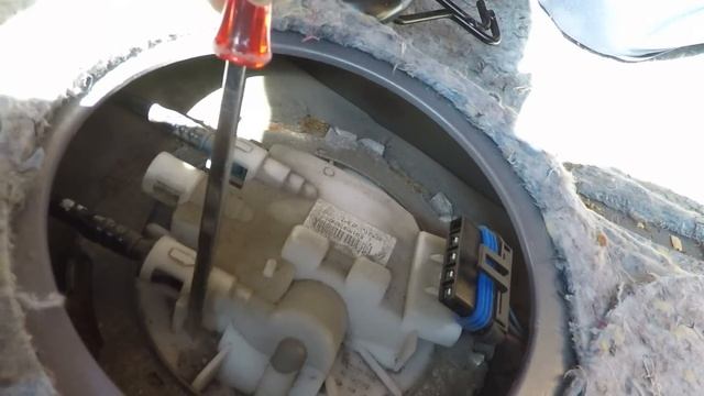 z22yh Kraftstoff Fördereinheit Opel 5815038, замена топливного насоса смотреть онлайн