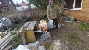 Построили красивый дачный домик из бруса с серой крышей