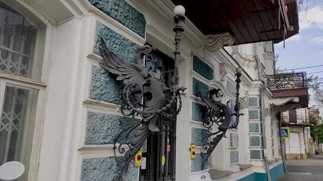 Астрахань ул. Красная Набережная немного архитектурных фрагментов прогулка_180524_ч.2 смотреть онлайн