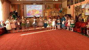 Бумажный оркестр "Полька Карабас". Группа №8 "Знайки"