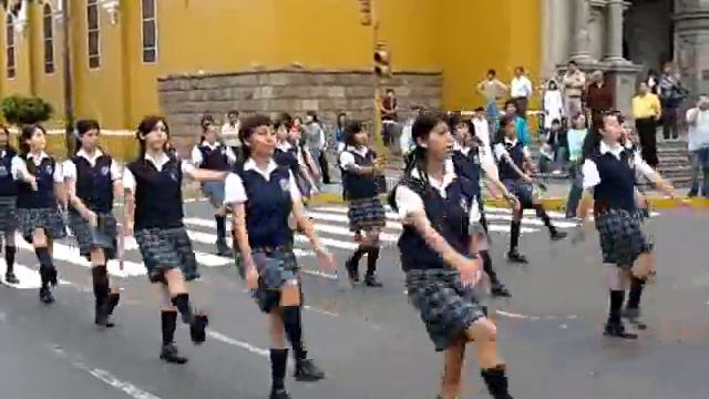 INMACULADO HIGH SCHOOL - IZAMIENTO DE BANDERA EN BARRANCO - 30 / 11 / 2008 смотреть онлайн